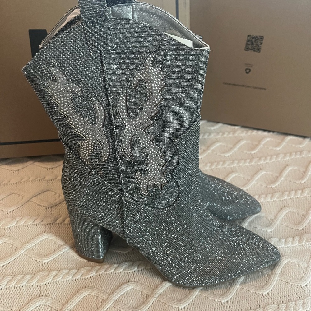 New! MIA Brand “Gypsie” style Gray Sparkle Western Boots Women’s size 8 - Picture 11 of 13